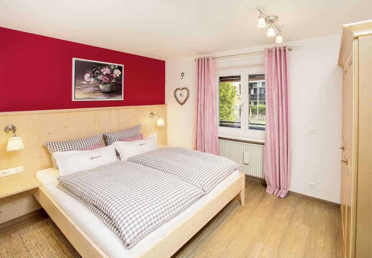 Haus Jahreszeiten Oberstdorf Bagian luar foto